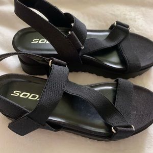 Black soda casual sandals